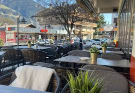 Das Café Rainer´s in Fügen im Zillertal ist seit Jahren ein bekannter Treffpunkt für Einheimische und Gäste jeden Alters.